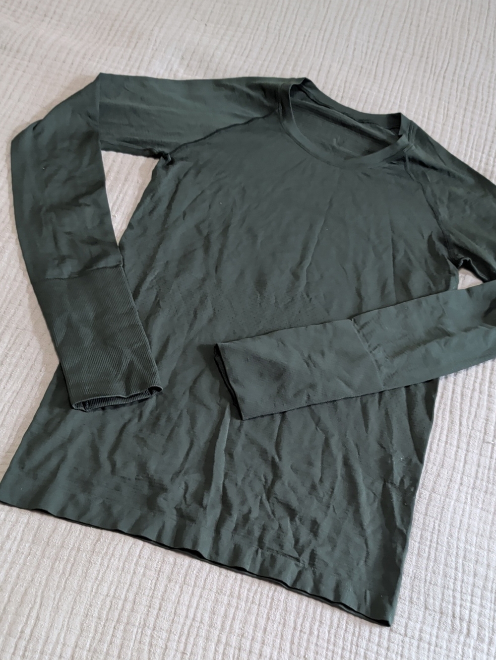 Lululemon Swiftly Tech Long Sleeve - Hip Length - Size 6 - Green